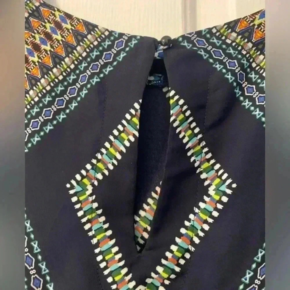 CITY Triangles Tribal Mini Shift Dress 3/4 Sleeve with Keyhole Button Size Small - Picture 3 of 10
